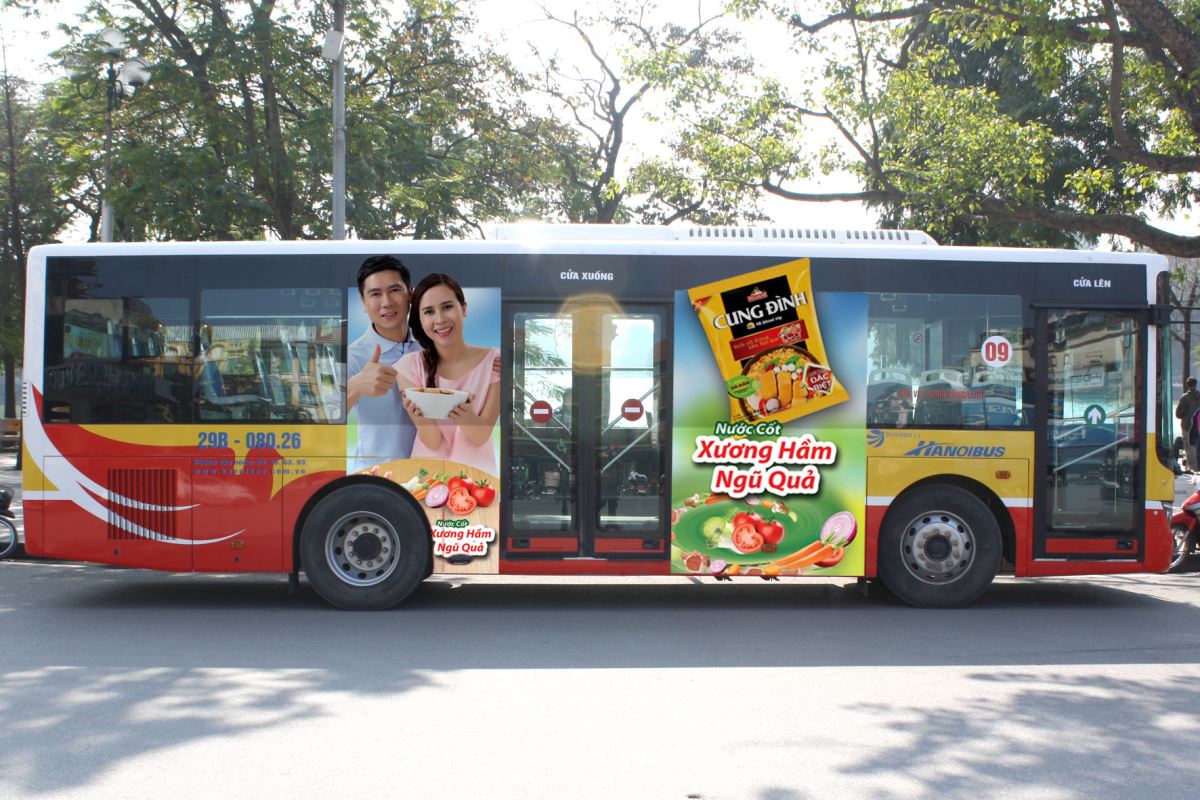 Quảng cáo trên xe Bus